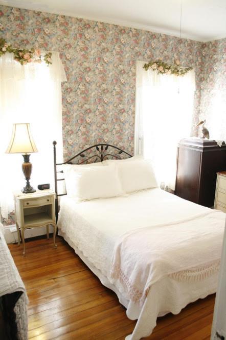 The Coolidge Corner Guest House: A Brookline Bed And Breakfast Экстерьер фото